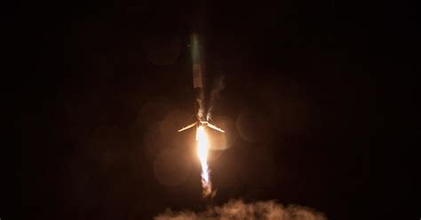 Heres A Close Look At Spacexs Historic Rocket Landing Engadget