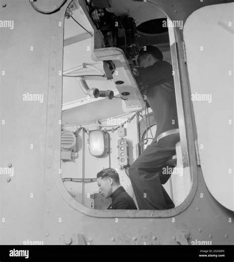 Training Chinese Naval Officers In England August 1945 Gunnery School