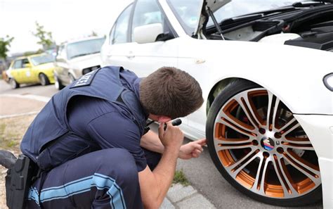 Tuning und Autoposer im Allgäu Polizei geht mit Nadelstichen gegen