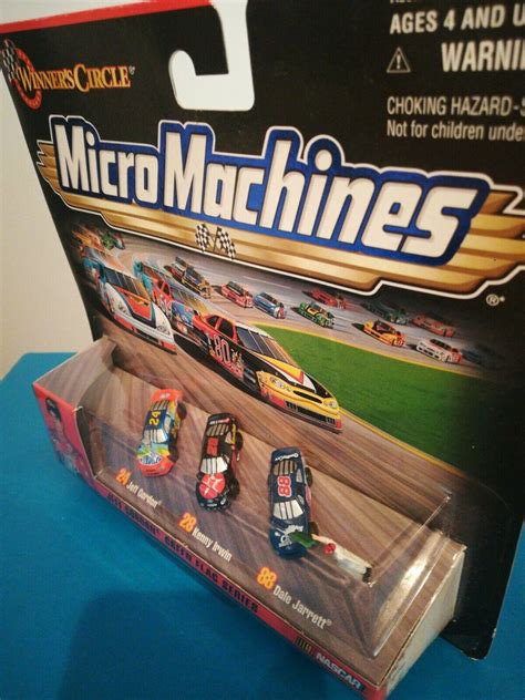 Micro Machines Jeff Gordon Green Flag Series Winners Circle 3 Car Set