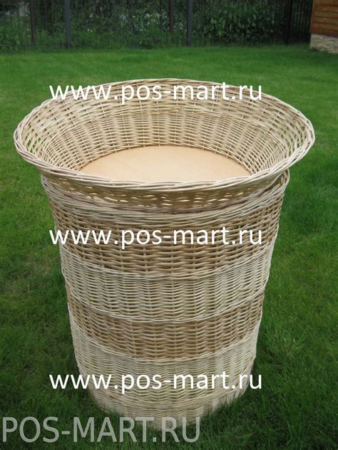 Плетеная напольная корзина