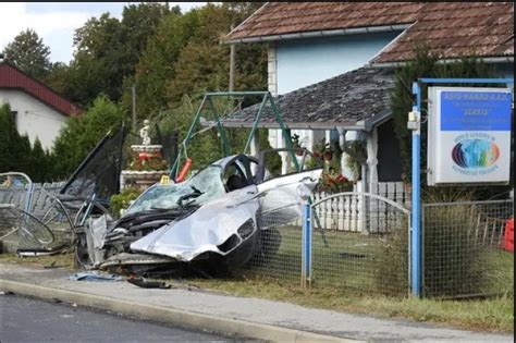 Stravična nesreća u Hrvatskoj BMW u potpunosti smrskan Crna hronika BiH