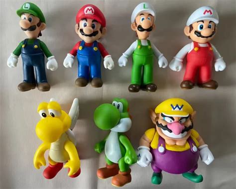 SUPER MARIO BROS Luigi Yoshi Mario Wario Koopa 3 5 Action Figure Lot