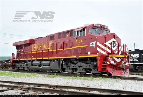 Railpicturesnet Photo Ns 8104 Norfolk Southern Ge Es44ac At Altoona