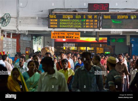 Sealdah Main Railway Station In Calcutta India Stock Photo Alamy