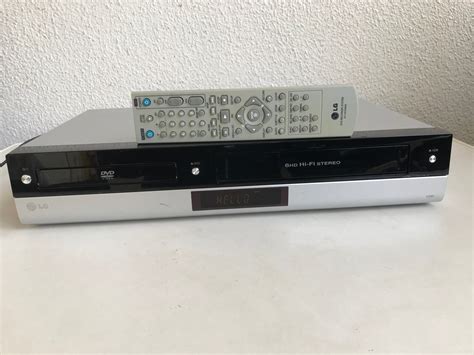 Se produkter som liknar LG V290 VHS DVD spelare på Tradera 579757240