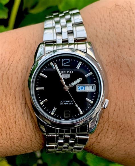 Seiko Watch 21 Jewels Automatic 7s26 01v0 With Day Date Menss Wrist