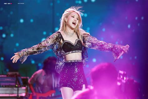 8 Gorgeous Stage Outfits Blackpinks Rosé Wore