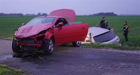 Auto Belandt In Sloot Na Frontale Botsing Op Kruising 112 Nu Nl