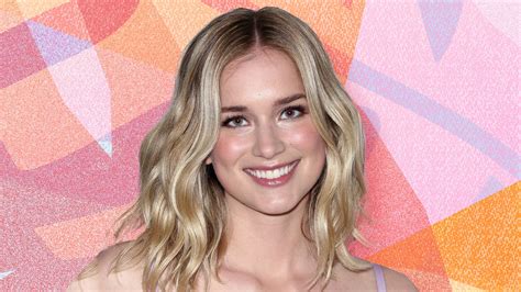 Elizabeth Lail Season 1 Is Absolutely Stunning Getting An