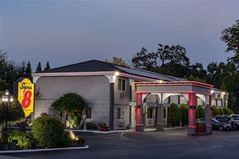 Super 8 by Wyndham Ukiah | Ukiah, CA Hotels