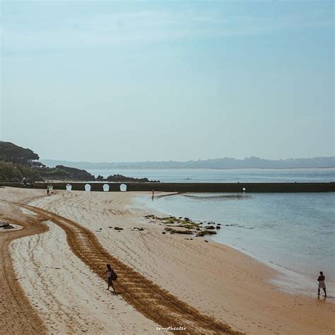 Playa De Los Bikinis Spain Beach Guide Info Photos Beachatlas