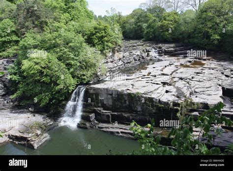 Bonnington linn waterfall hi-res stock photography and images - Alamy