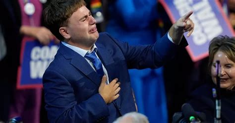 Tim Walzs 17 Year Old Son Gus Breaks Down In Tears As His Dad