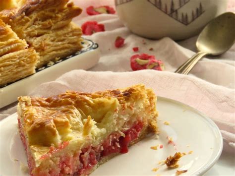 Galette des rois aux pralines roses pour une épiphanie originale