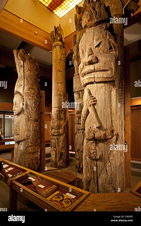 Alaska Totem Poles Hi Res Stock Photography And Images Alamy