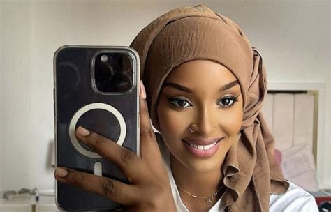 La Radieuse Khadija Sow Créatrice De Contenu Et Model Photos Afriseries And Ciné