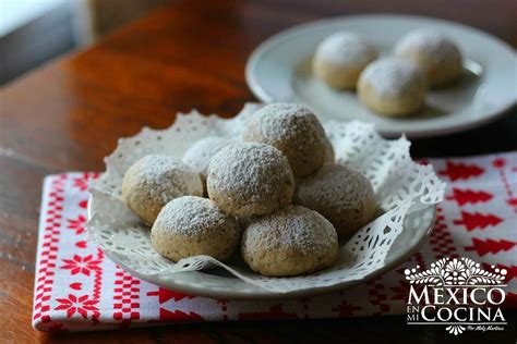 Galletas De Nuez Bolitas De Nuez O Besitos De Nuez