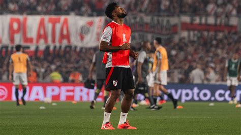 Hinchas De River Plate Se Despachan Contra Miguel Ngel Borja Esto No