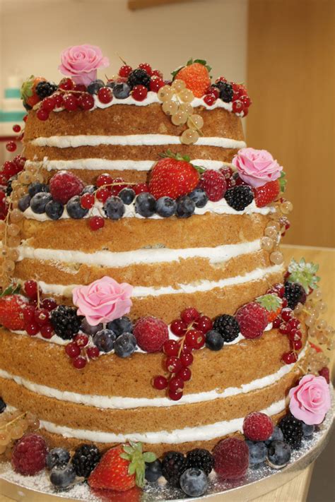 Nude Cake Fruits Rouges Chut Je Cuisine
