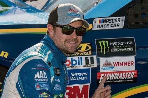 Ricky Stenhouse Jr. wins crash-filled race at Daytona - ESPN