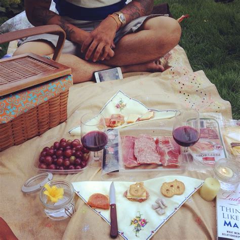 Picnic Date Spring In London, Spring Date, Al Fresco Dinner, Picnic ...