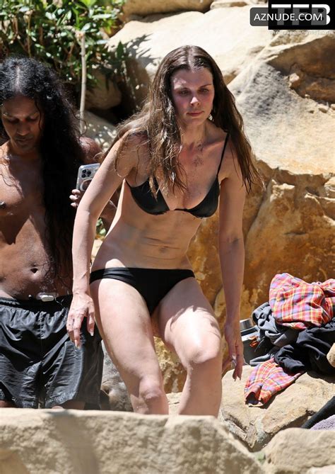Julia Fox Sexy Seen Flaunting Her Hot Bikini Body Bathing In Mud At The Montecito Hot Springs