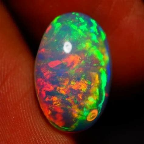 Green Oval Ethiopian Opal At ₹ 200carat In Jaipur Id 2850044218997