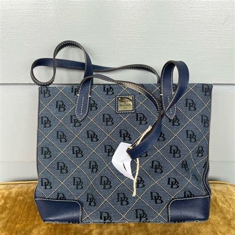 DOONEY & BOURKE SIGNATURE TOTE Dooney Bourke, Fashion Tips, Fashion ...