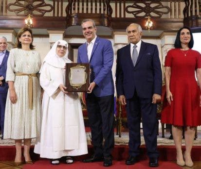 Abinader Encabeza Acto De Homenaje A Mayores