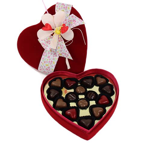 La Boite De Chocolat Coeur Rouge Velours Pour La Saint Valentin