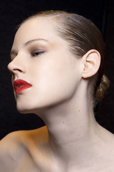 How To Get A Defined Jawline With Makeup Stylecaster