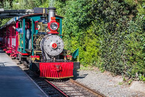 Disneyland Railroad Dsc6218 George Landis Flickr