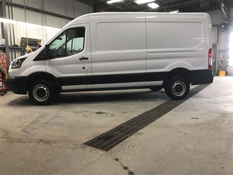 Occasions Déry Ford Transit Van Medium Roof 2019 D Occasion à Vendre à Saint Jean Sur Richelieu