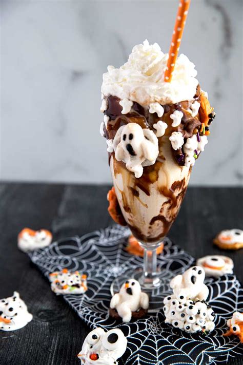 Easy Halloween Milkshake Recipes 2023 AtOnce