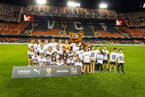 El Derbi Teika reúne a más de 8 mil personas en Mestalla Teika El