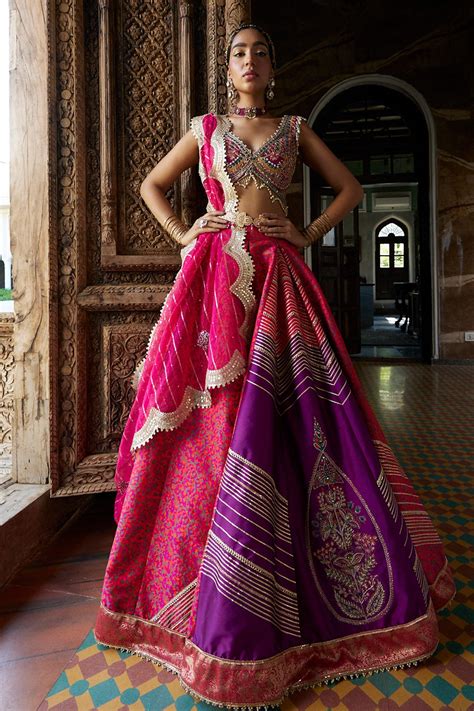 Buy Coral Lehenga Jamawar Katan Silk Printed Motifs Zari Plunge V Neck