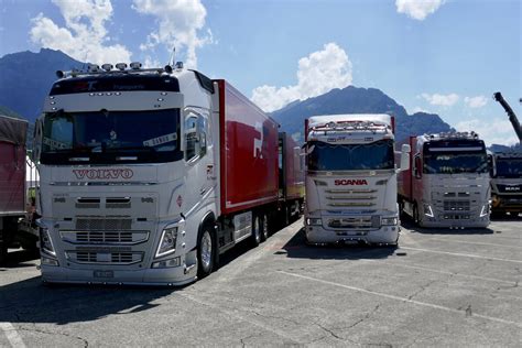 Volvo Und Scania Von Ruch Transporte Am Beim Trucker Festival