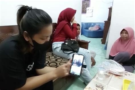 Foto Cerita Rani Tahu Orangtuanya Dibunuh Mbah Slamet Dari Tiktok