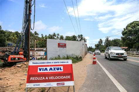 Obra interrompe parcialmente trânsito na ponte do rio Jacarecica em