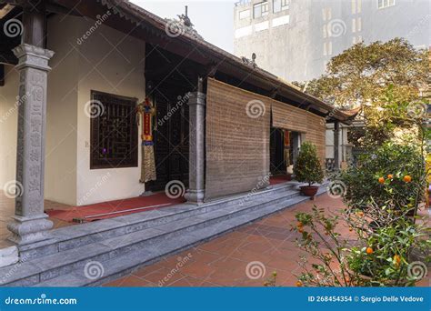 Chua Tien Tich Buddist Temple In Hanoi Vietnam Editorial Stock Image