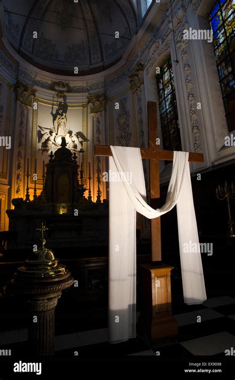 High Altar Notre Dame Hi Res Stock Photography And Images Alamy