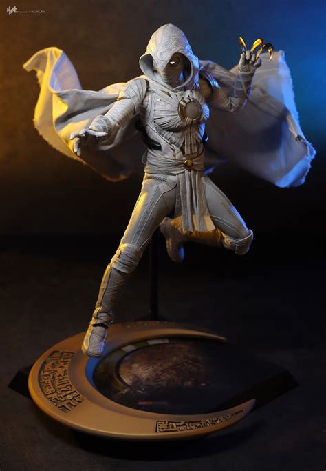 Hot Toys Moon Knight 1 6th Scale Collectible Figure TMS075 Art City Collectibles