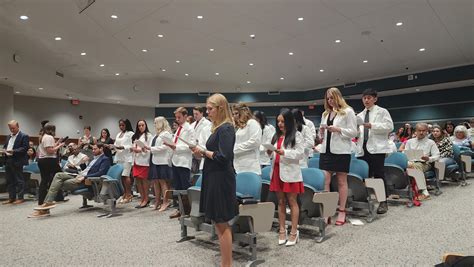 21 students don white coats at TTUHSC pharmacy school ceremony