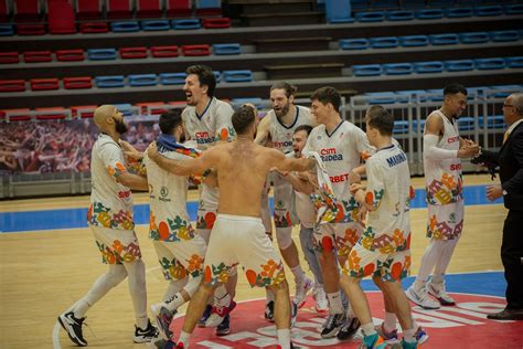 Les sept dernières équipes se qualifient pour le 2e tour de la FIBA