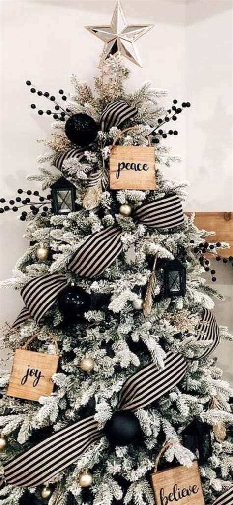 17 Beautiful Christmas Tree Decor Ideas You Need To Copy Right Now