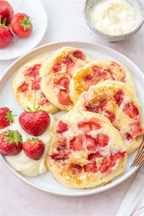 Strawberry Pancakes Everyday Delicious