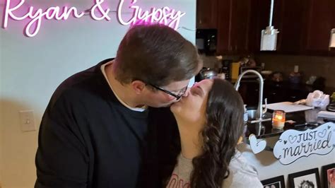 Gypsy Rose Blanchard Shares New Year Eve S Kiss With Husband Ryan Scott