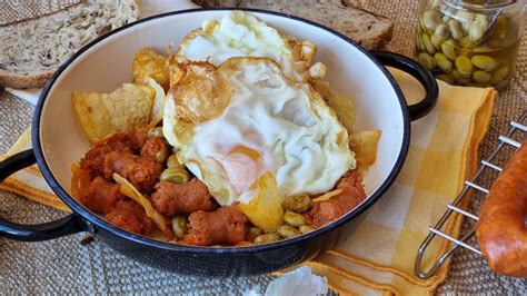 Huevos Rotos Con Chistorra Y Habitas Resuelve Una Comida En Minutos