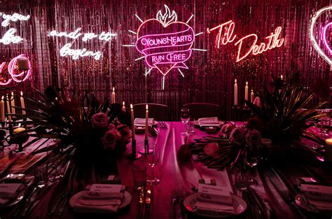 It's Electric: Couples are Going Nuts for Neon Wedding Signs | Green ...